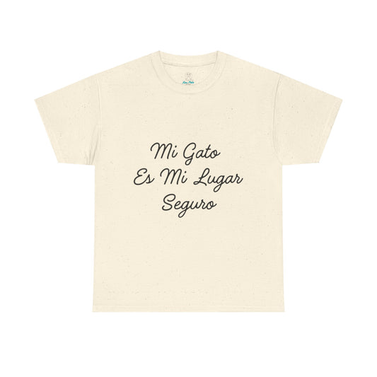 Mi Gato Es Mi Lugar Seguro Camiseta – T-Shirt Suave para Amantes de los Gatos | Diseño en Español